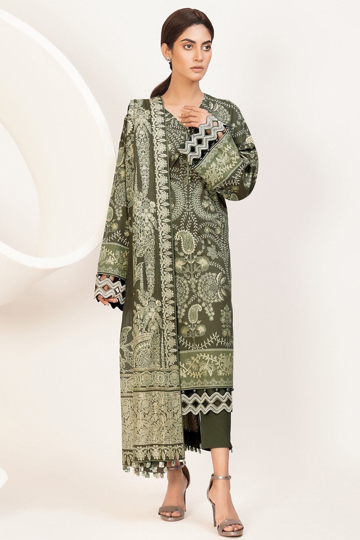 Alkaram - 3 Pc Printed Lawn Suit With Cotton Net Dupatta