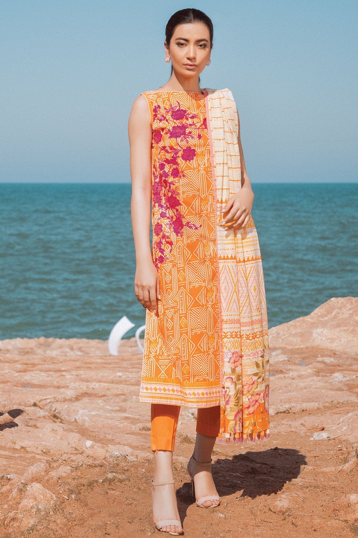 Alkaram - 3 Pc Embroidered Lawn Suit With Doria Dupatta