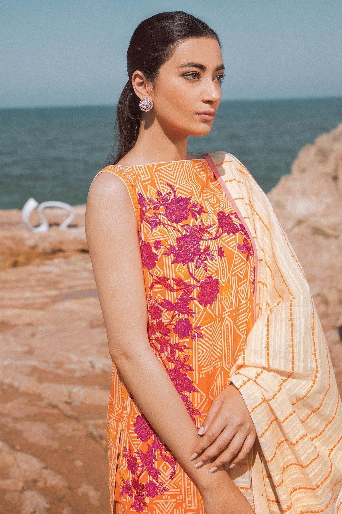 Alkaram - 3 Pc Embroidered Lawn Suit With Doria Dupatta