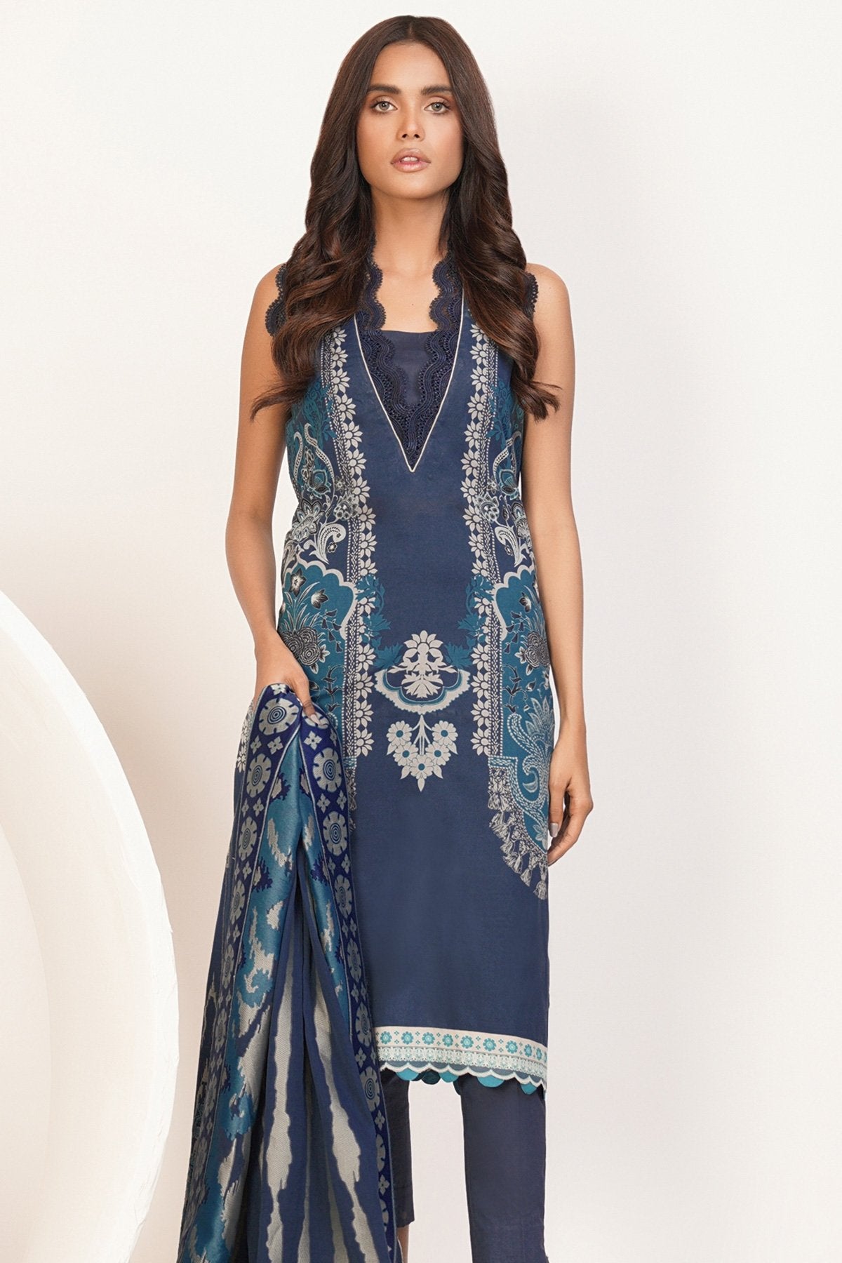 Alkaram - 3 Pc Printed Lawn Suit With Jacquard Dupatta