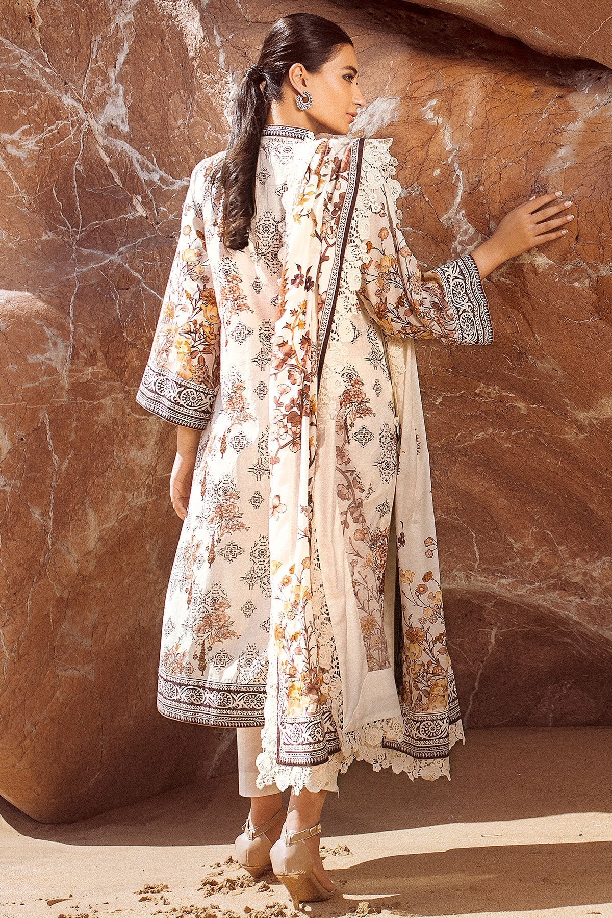 Alkaram - 3 Pc Printed Lawn Suit With Lawn Dupatta