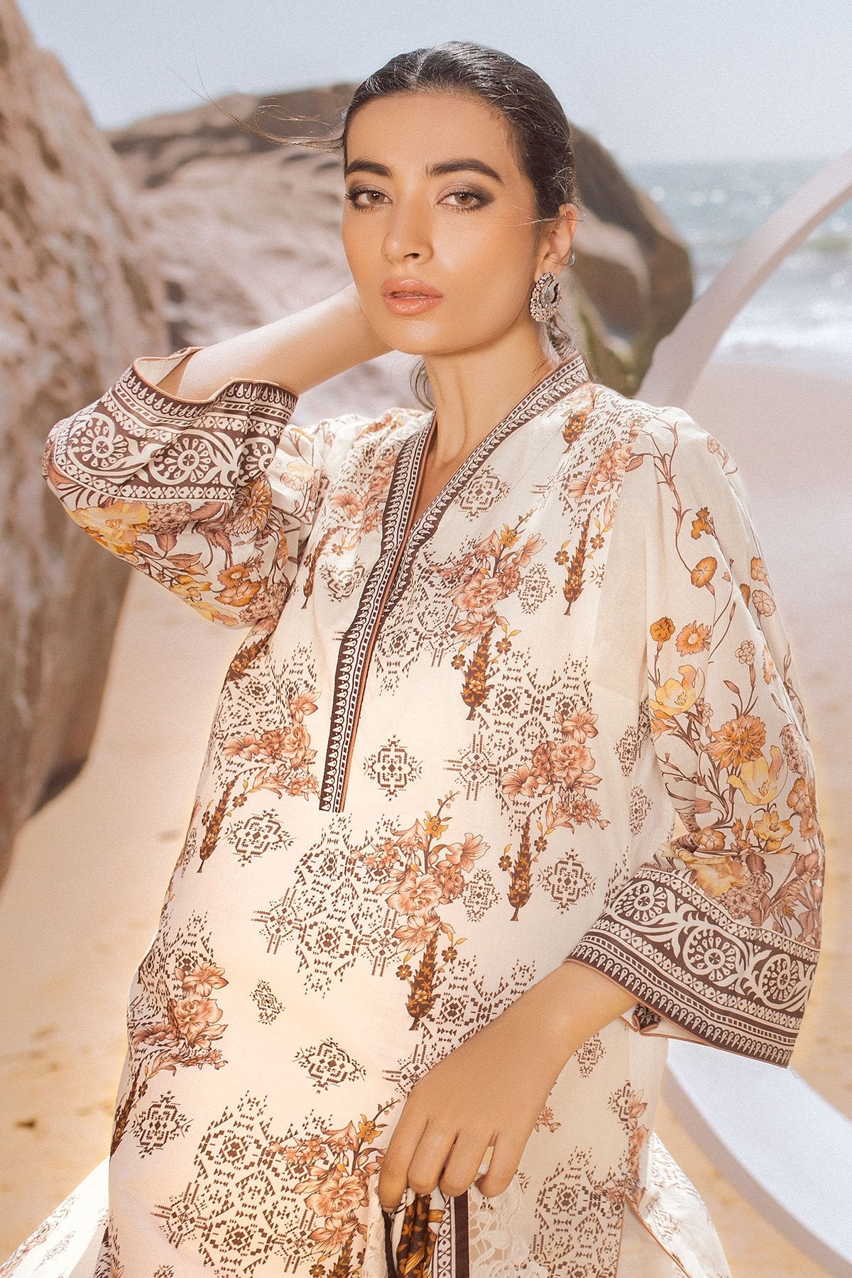 Alkaram - 3 Pc Printed Lawn Suit With Lawn Dupatta
