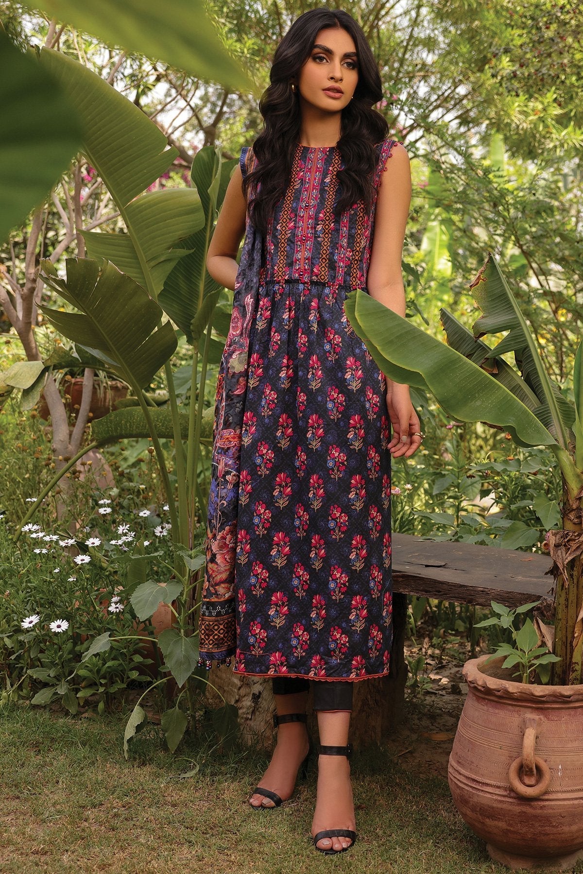 3 Pc Printed Lawn Suit With Jacquard Net Dupatta