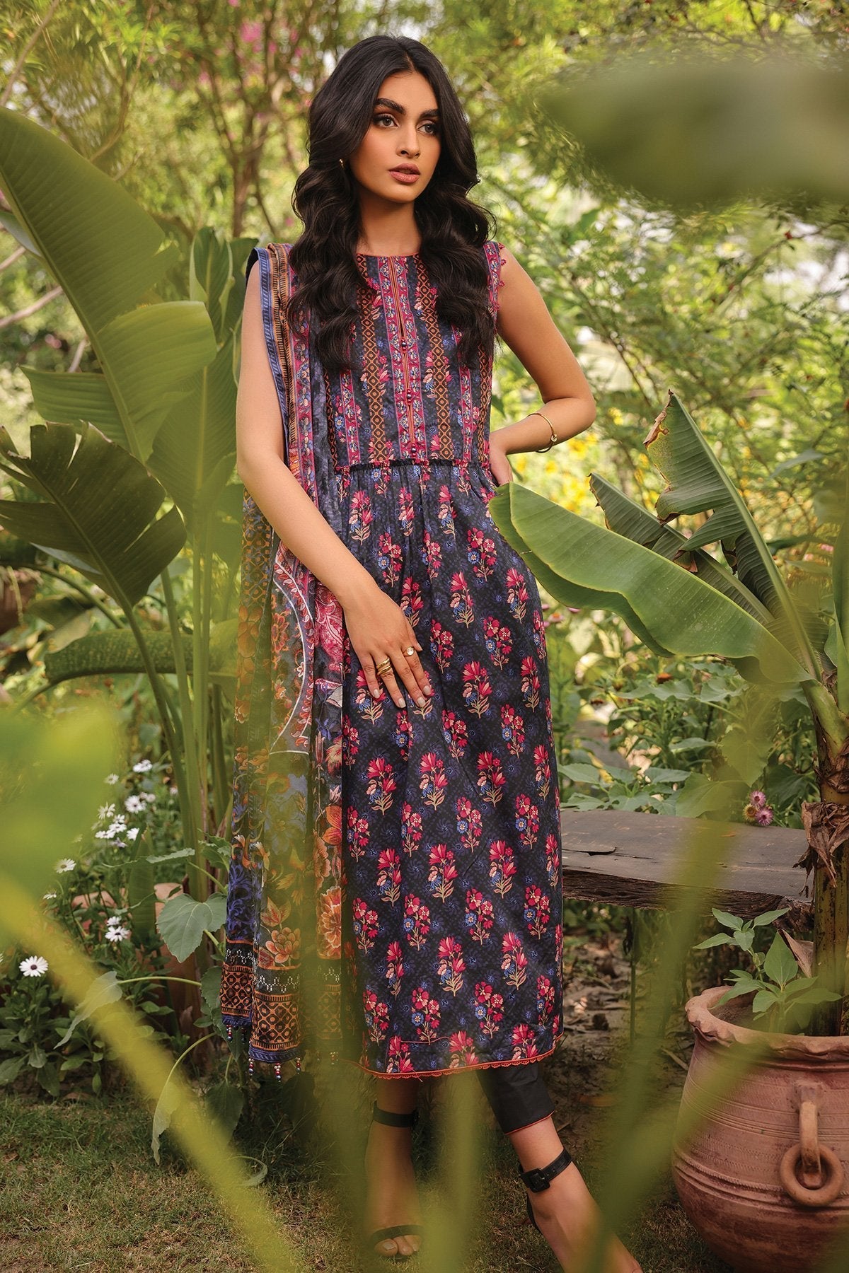 3 Pc Printed Lawn Suit With Jacquard Net Dupatta