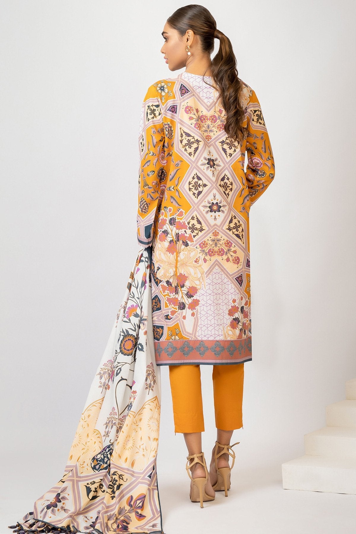 Alkaram - 3 Pc Printed Lawn Suit With Printed Lawn Dupatta