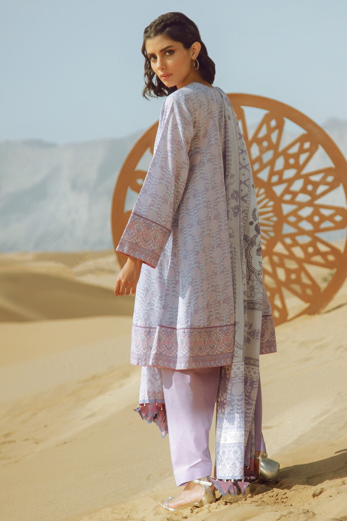 Alkaram - 3 Pc Printed Khaddar Suit With Khaddar Dupatta