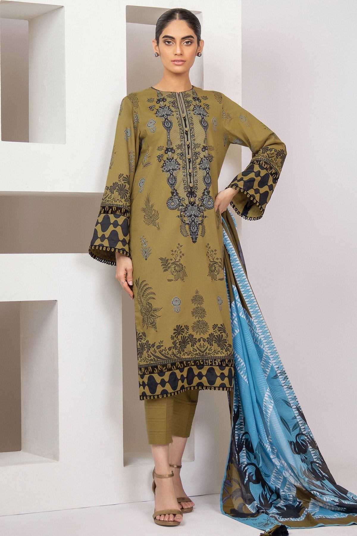 Alkaram - 3 Pc Printed Lawn Suit With Printed Lawn Dupatta