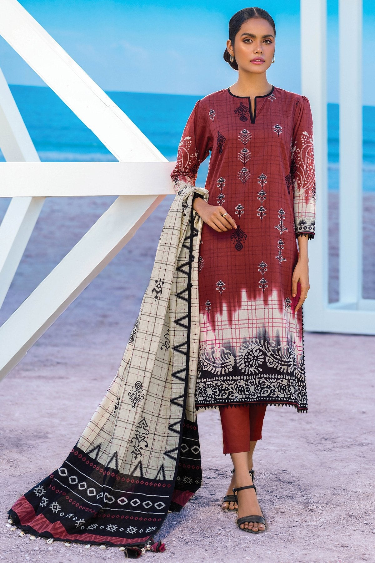 Alkaram - 3 Pc Printed Lawn Suit With Jacquard Net Dupatta