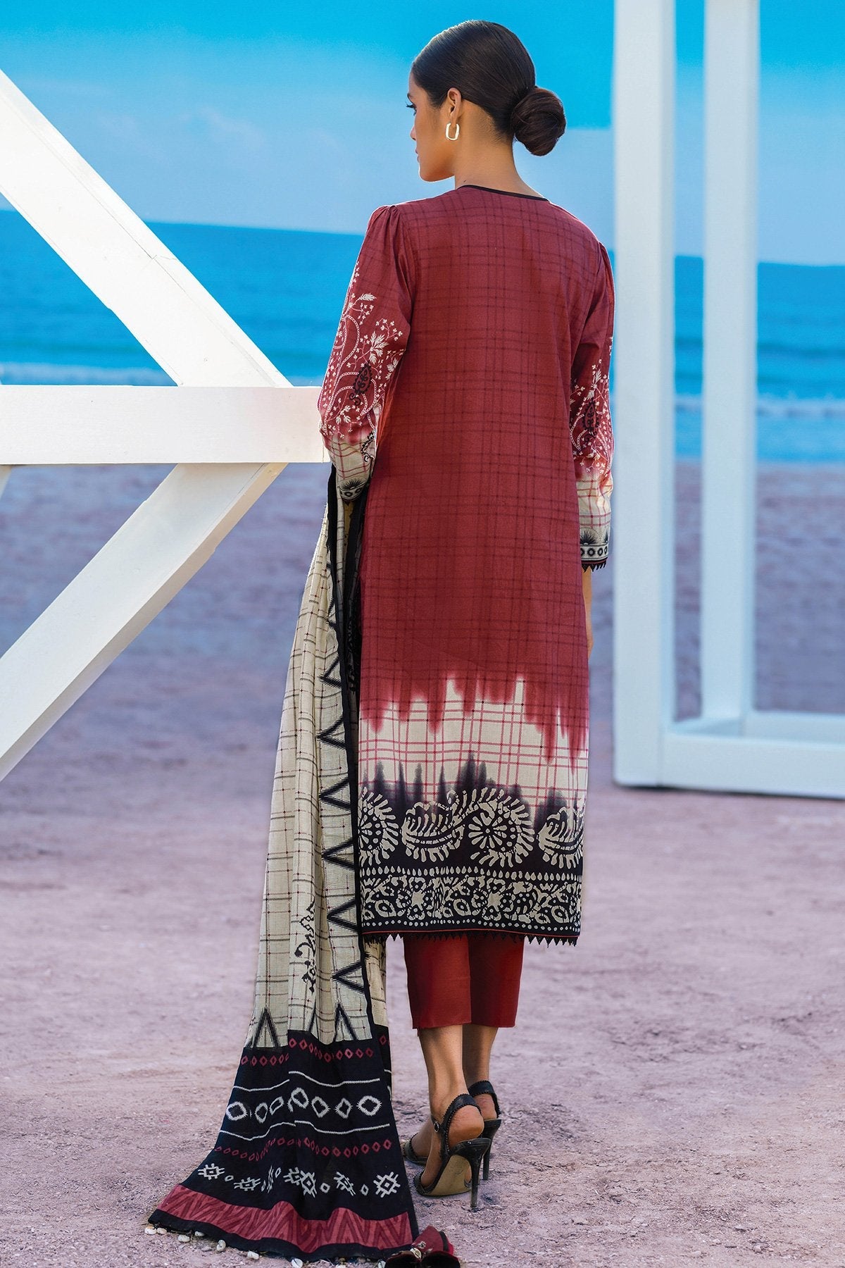 Alkaram - 3 Pc Printed Lawn Suit With Jacquard Net Dupatta