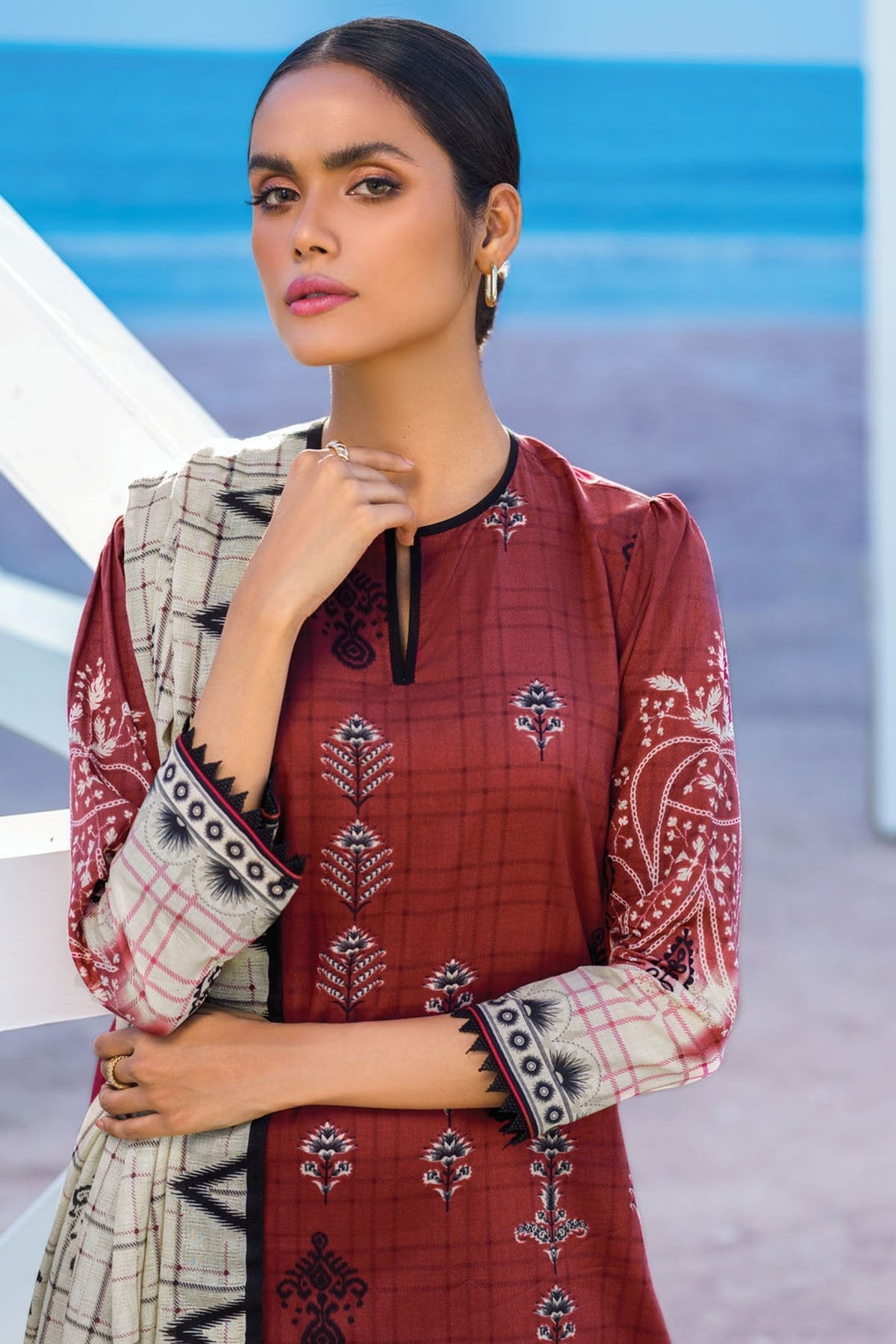 Alkaram - 3 Pc Printed Lawn Suit With Jacquard Net Dupatta