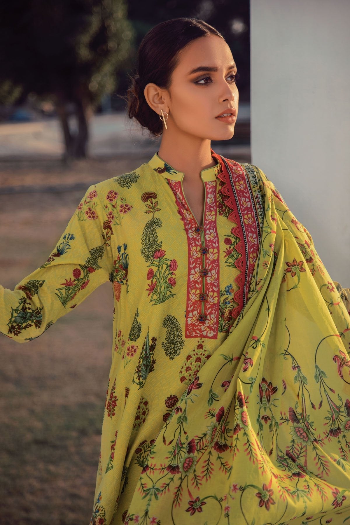 Alkaram - 3 Pc Printed Lawn Suit With Printed Lawn Dupatta