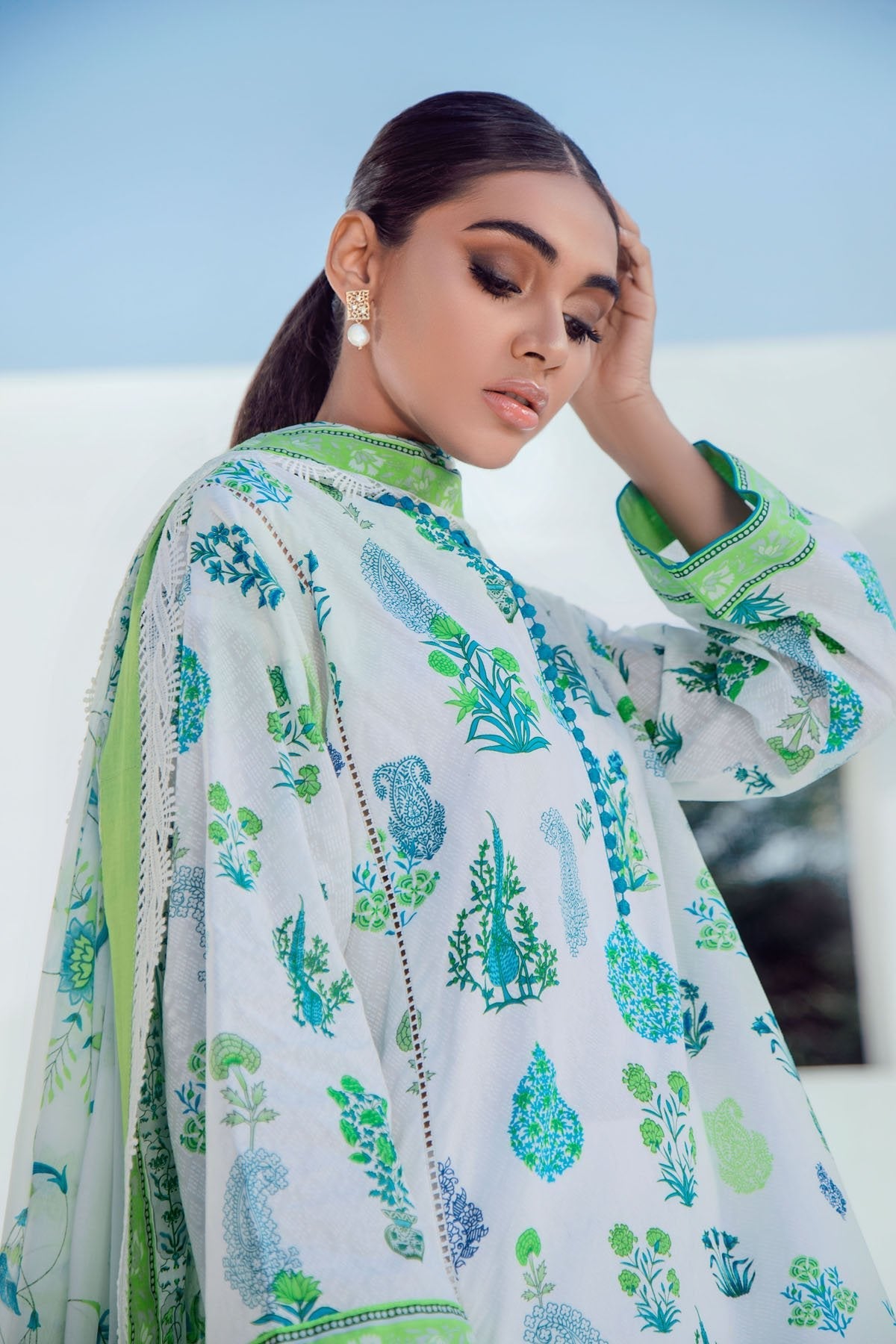 Alkaram - 3 Pc Printed Lawn Suit With Printed Lawn Dupatta