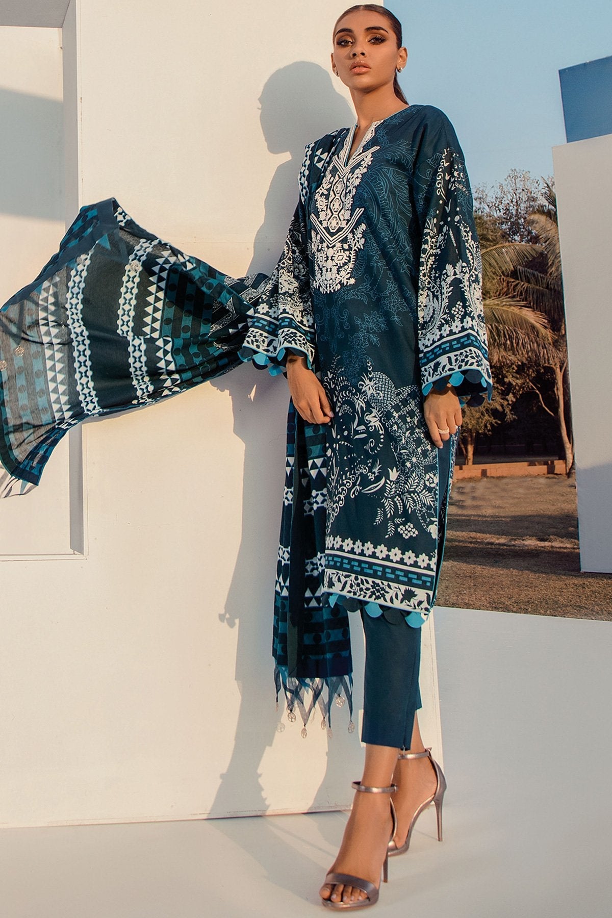 Alkaram - 3 Pc Embroidered Lawn Suit With Jacquard Net Dupatta