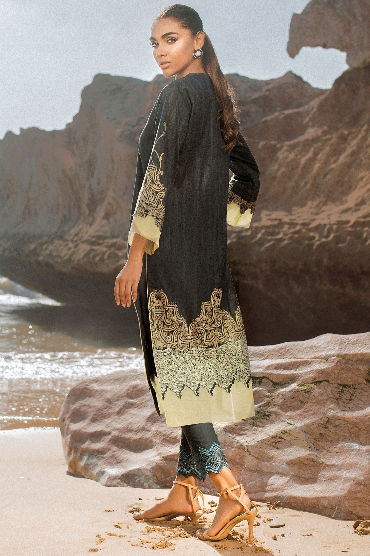Alkaram - 1 Pc Embroidered Lawn Shirt