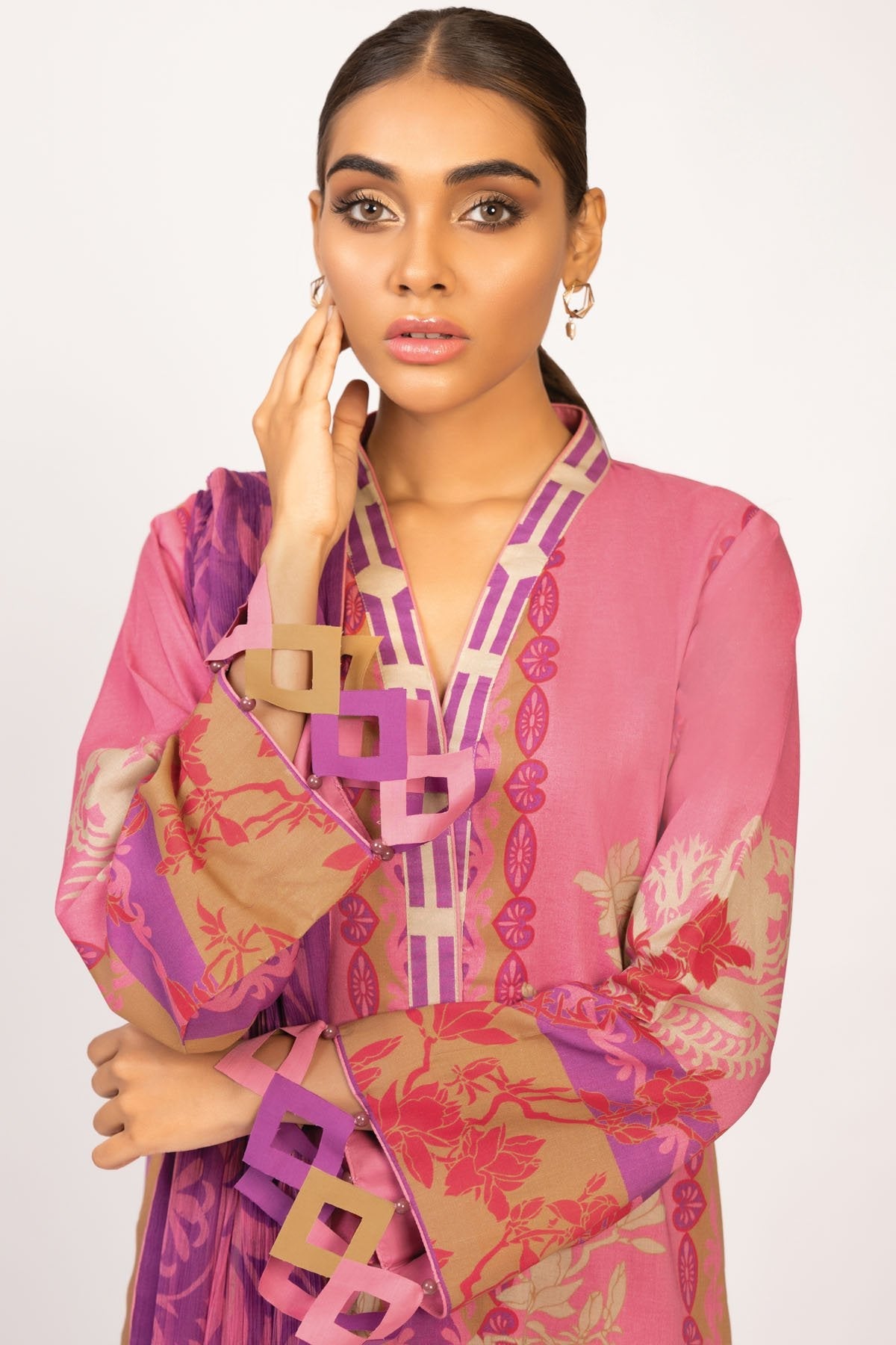 Alkaram - 2 Pc Digital Printed Lawn Suit With Digital Chiffon Dupatta