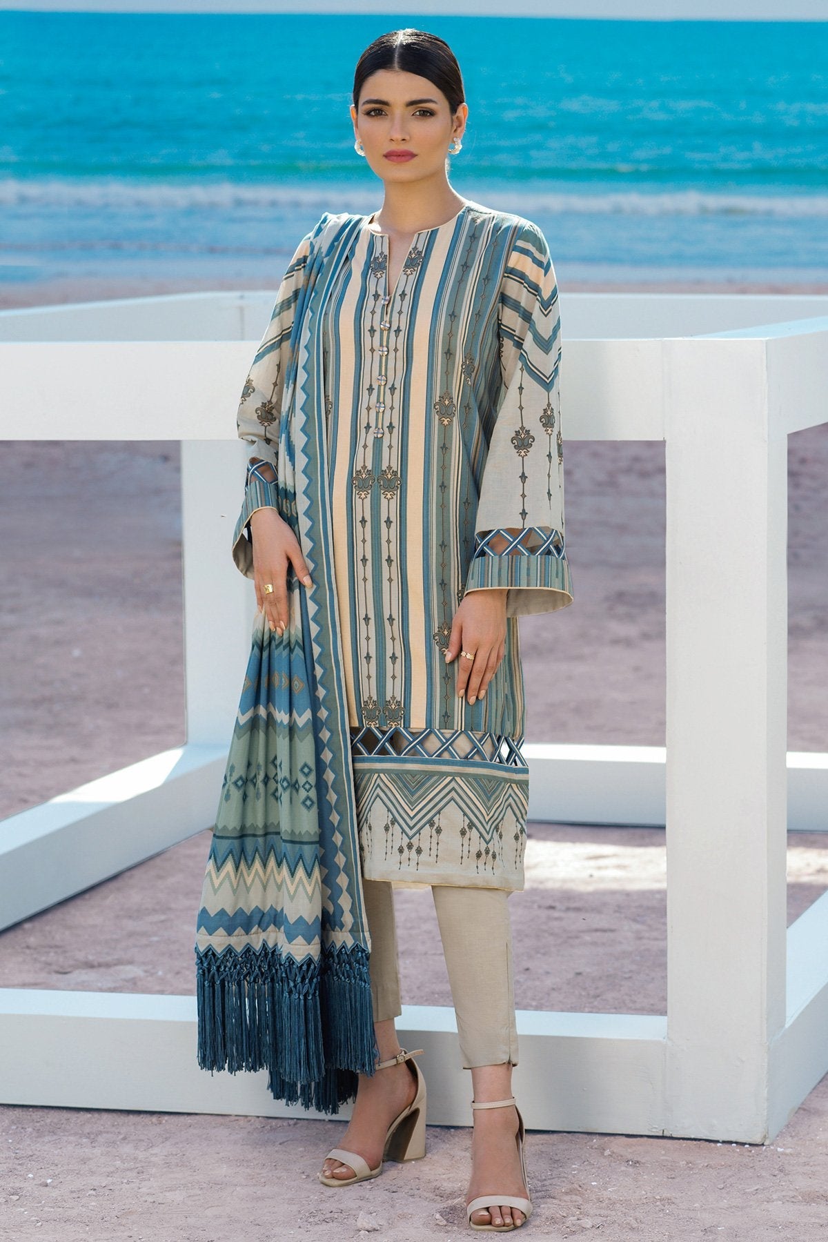 Alkaram - 2 Pc Printed Lawn Suit With Printed Lawn Dupatta