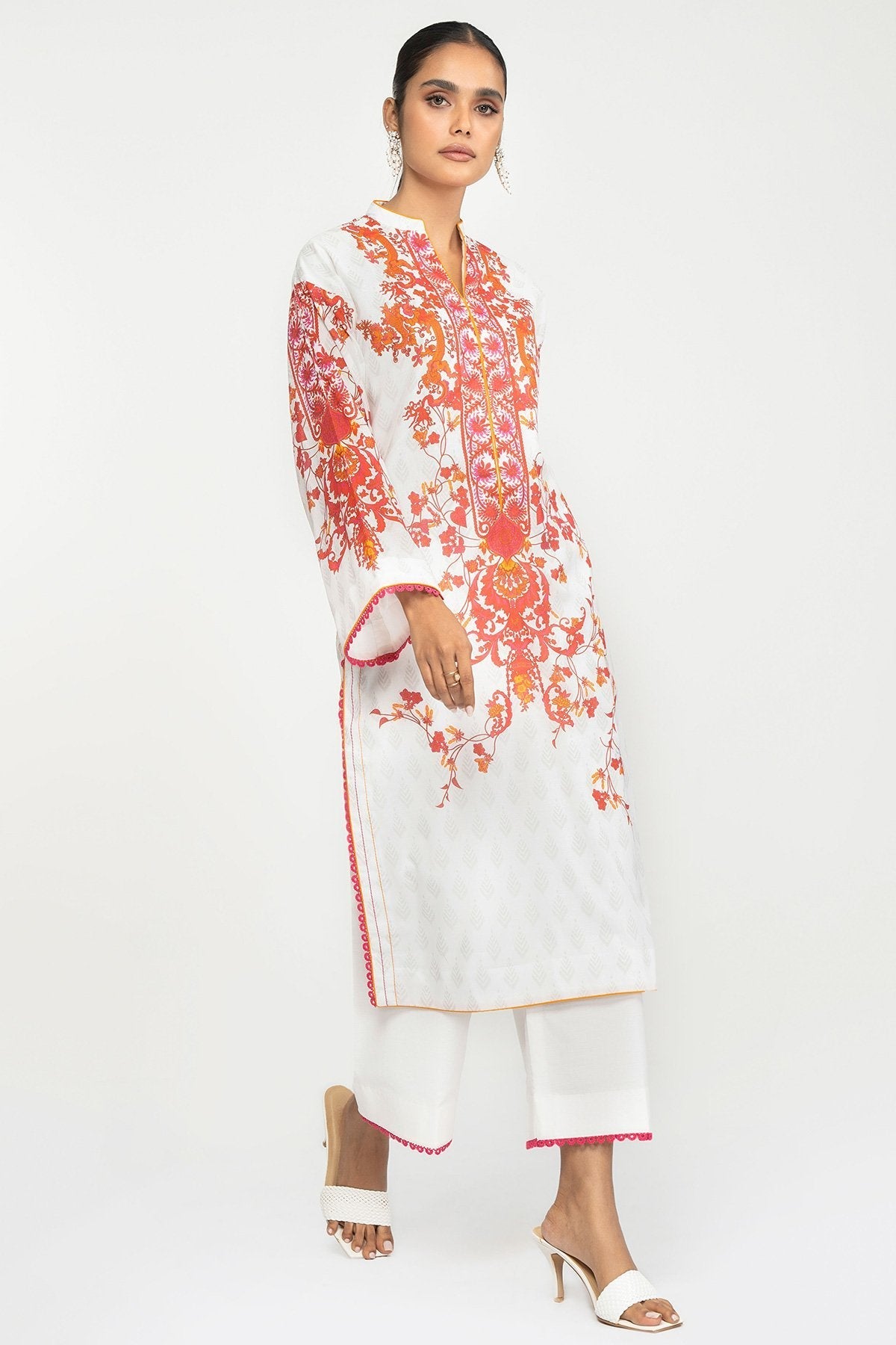 2 Pc Printed Lawn Suit With Cambric Trousers