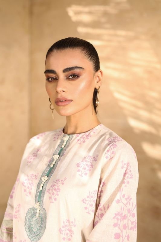 Alkaram - Three Piece Embroidered Suit With jacquard Dupatta