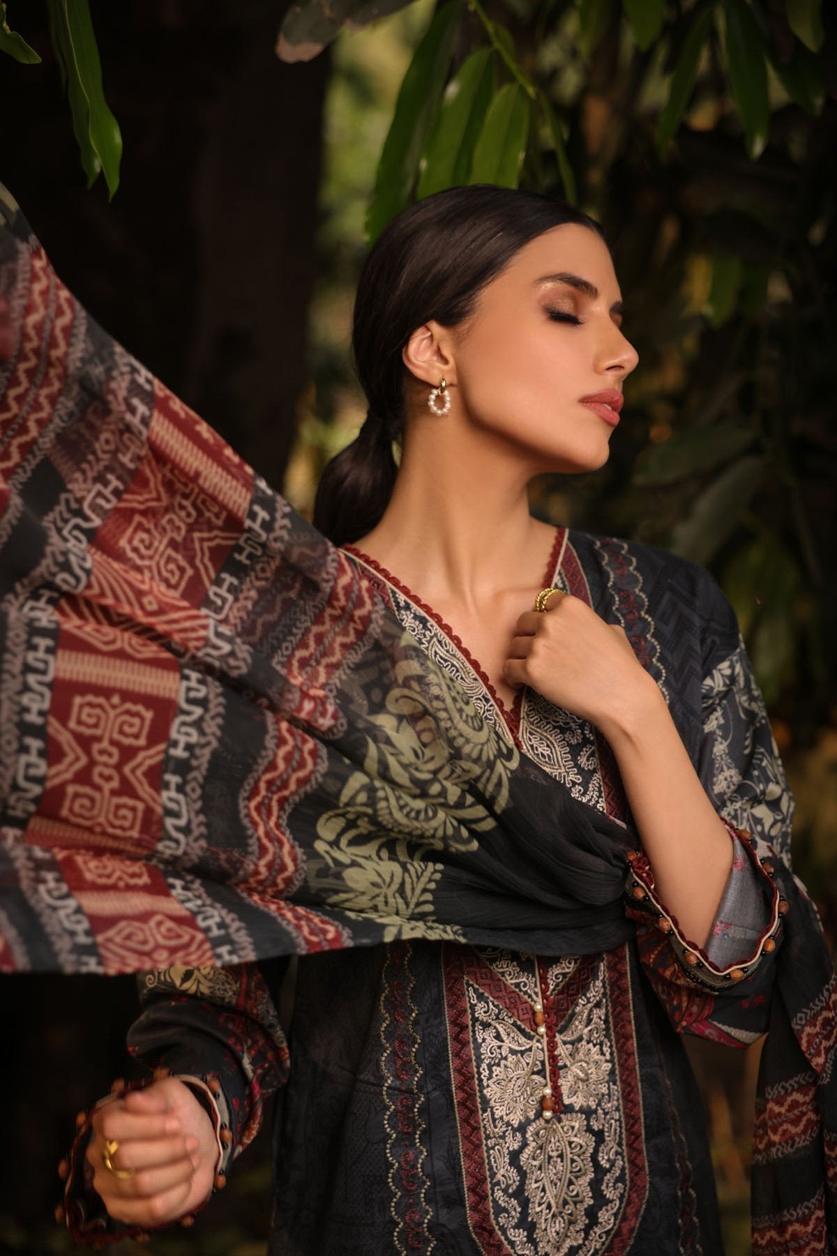 3 Pc Embroidered Lawn Suit With Chiffon Dupatta