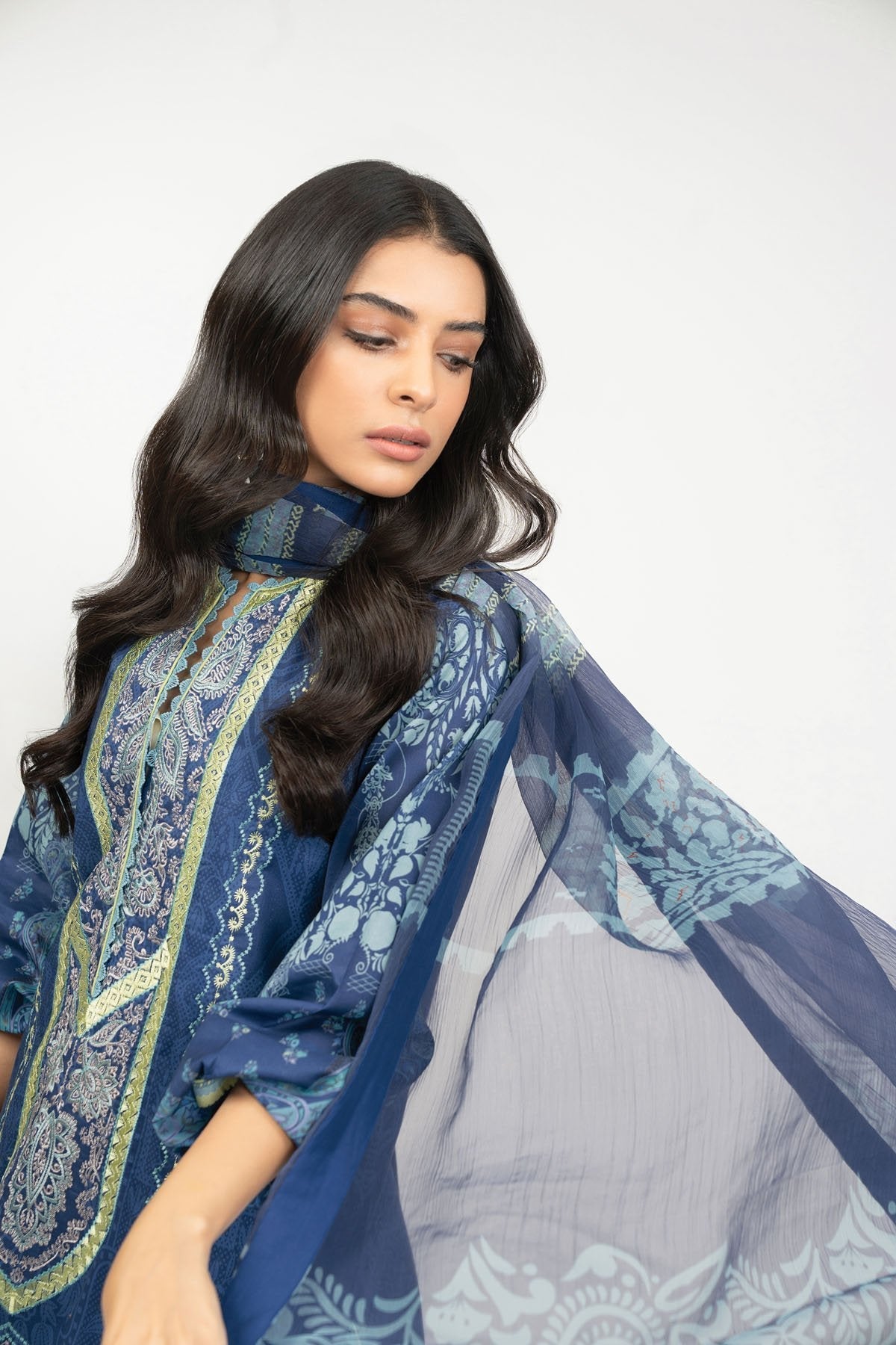 3 Pc Embroidered Lawn Suit With Chiffon Dupatta