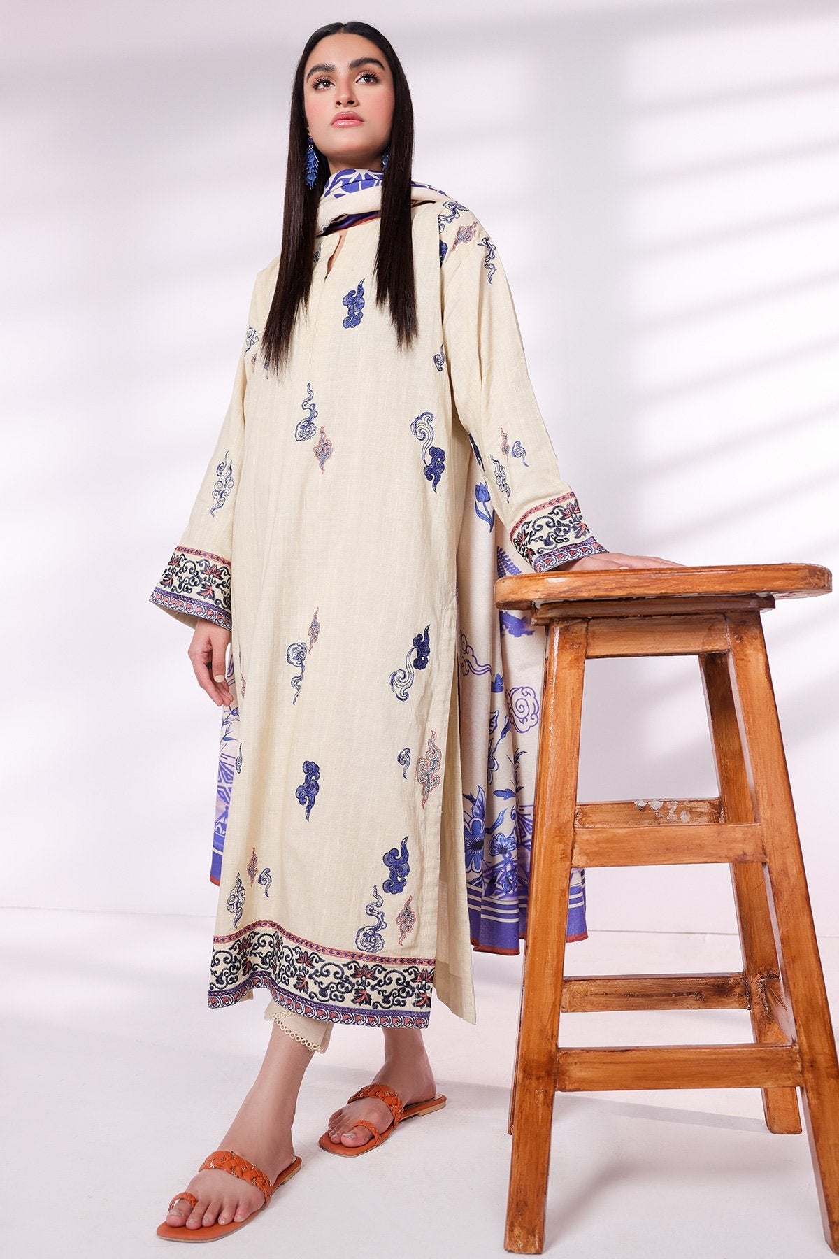 2 Pc Embroidered Khaddar Outfit