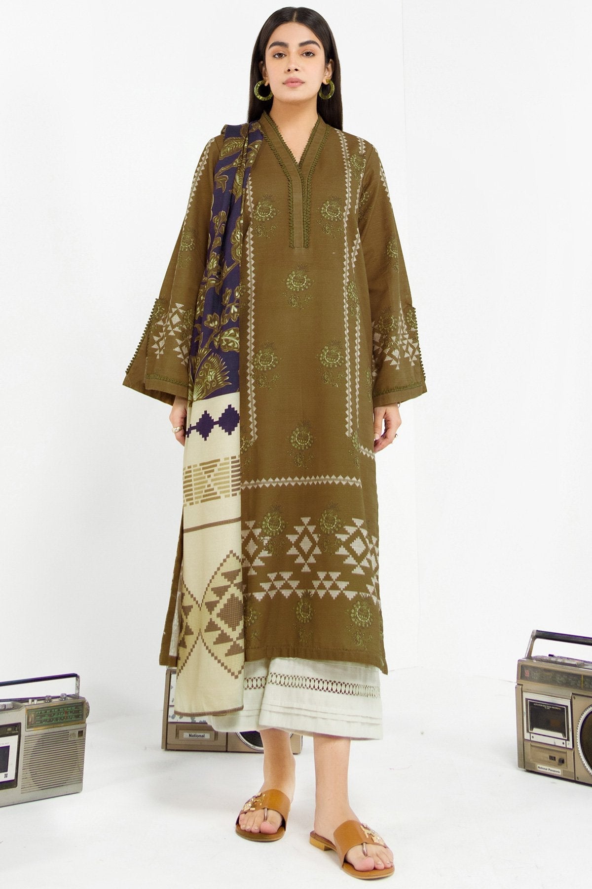 2 Pc Printed Khaddar Outfit