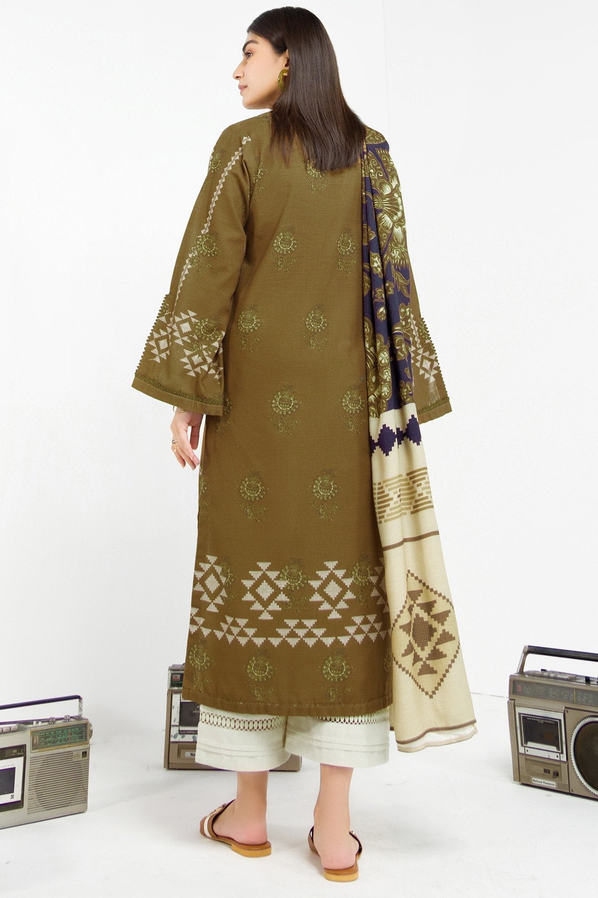 2 Pc Printed Khaddar Outfit