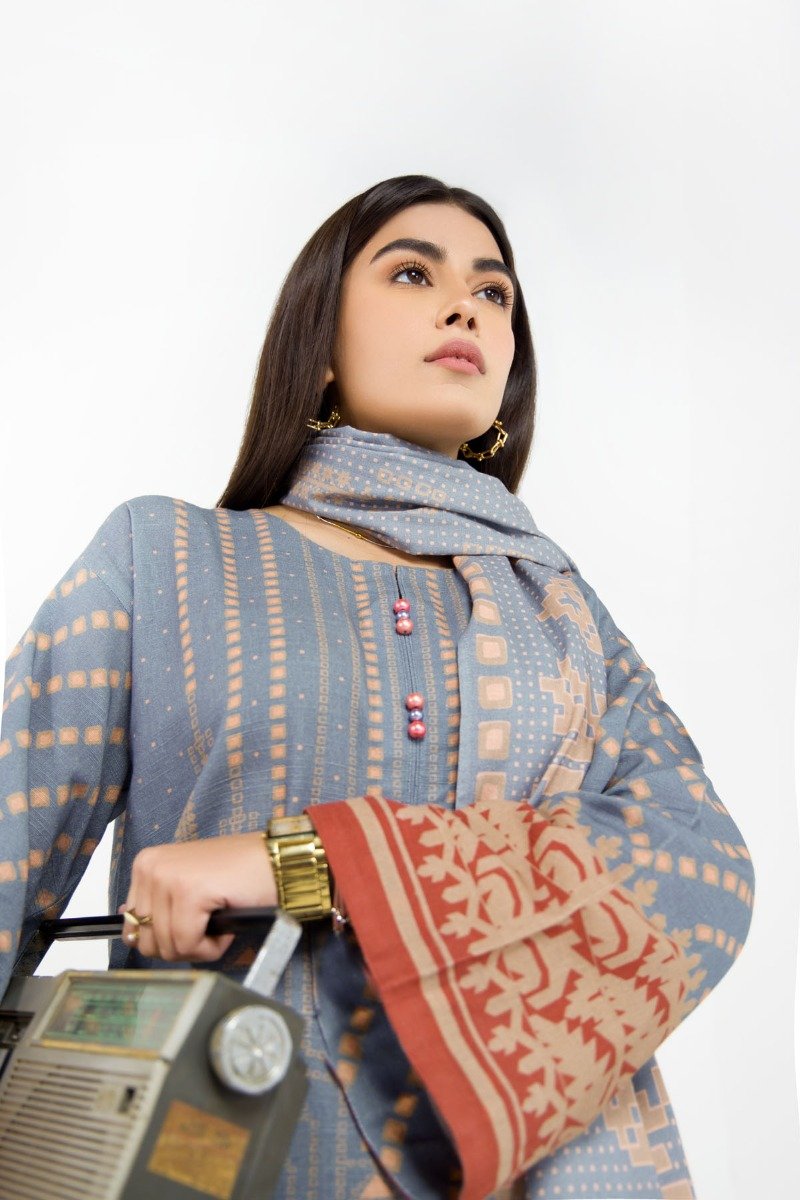 3 Pc Printed Khaddar Outfit