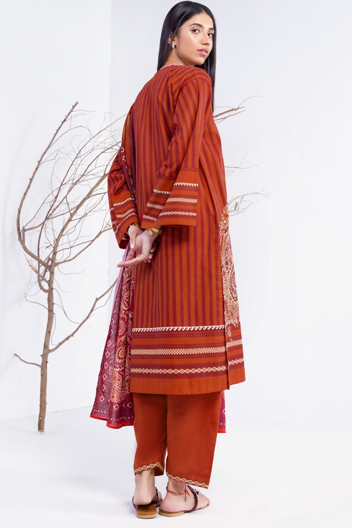 3 Pc Printed Khaddar Outfit