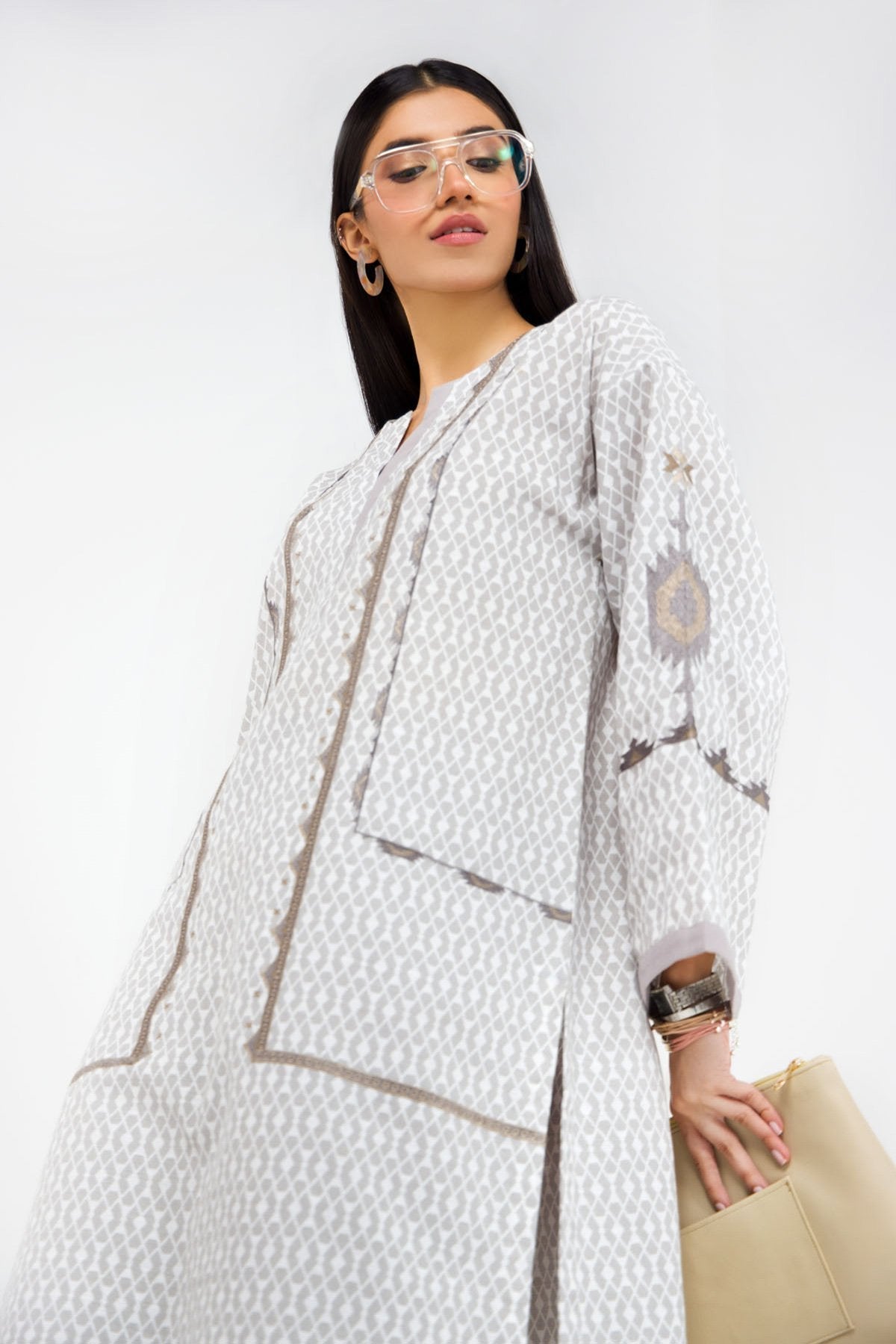 2 Pc Embroidered Khaddar Outfit