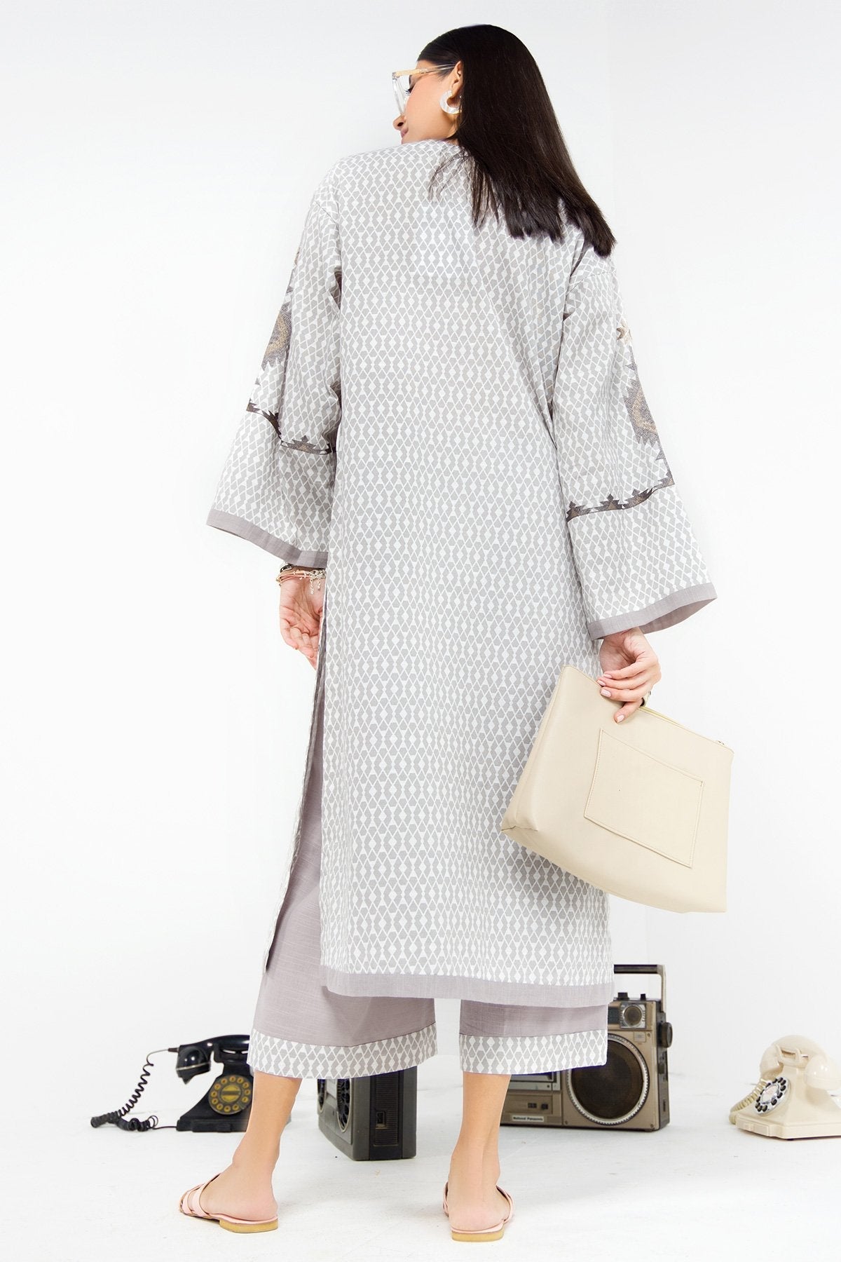 2 Pc Embroidered Khaddar Outfit