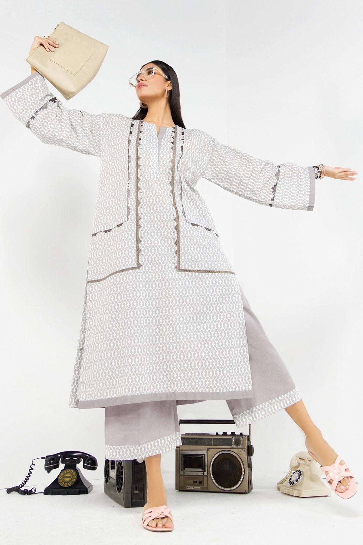 2 Pc Embroidered Khaddar Outfit