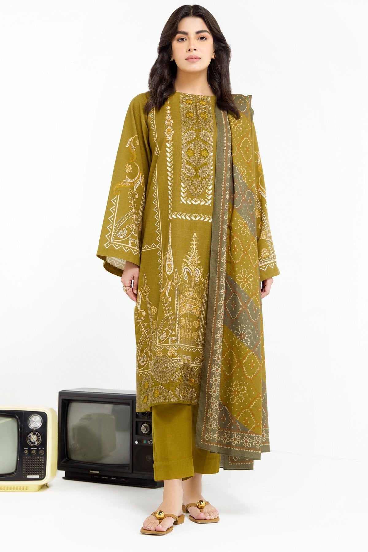 3 Pc Embroidered Khaddar Outfit