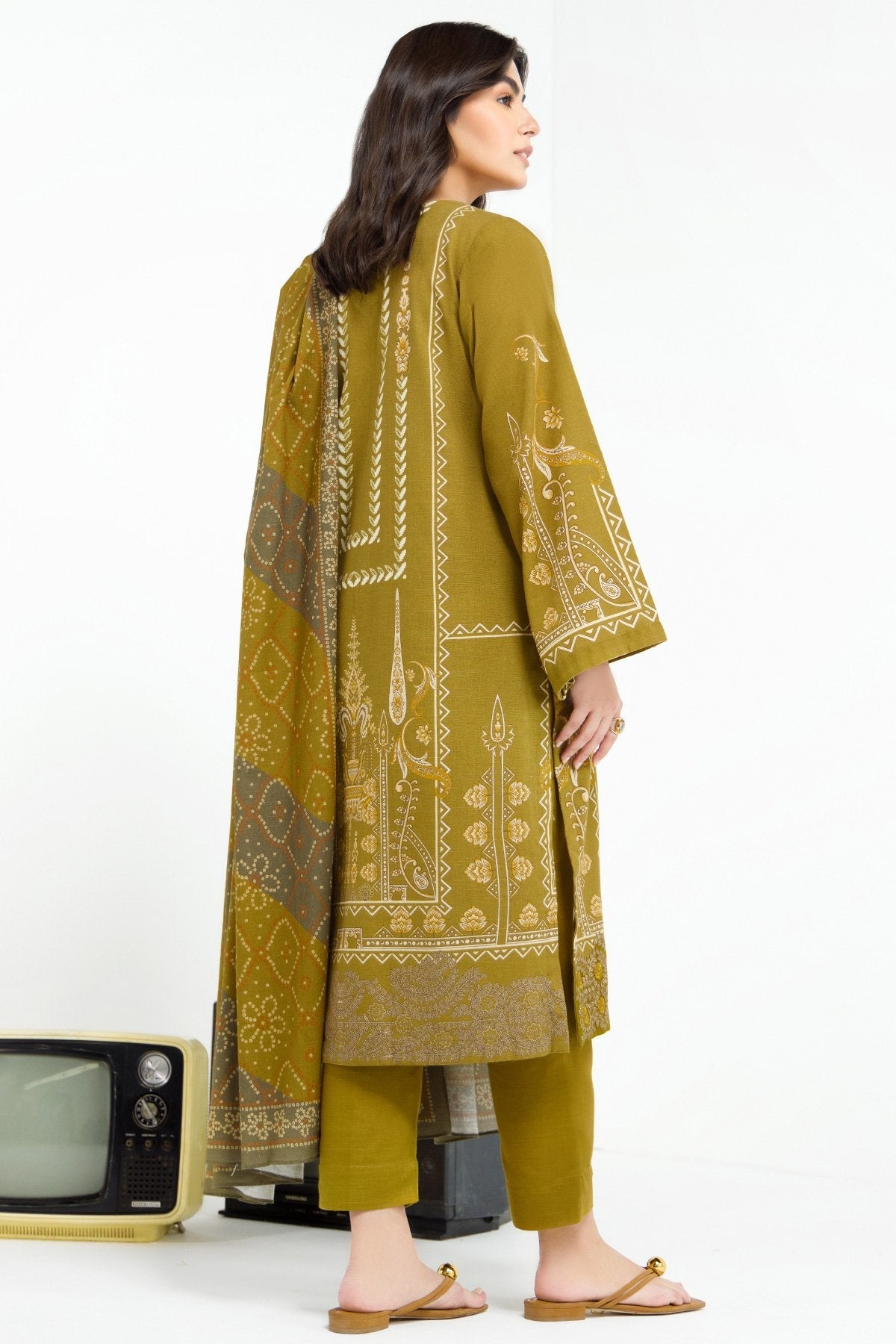 3 Pc Embroidered Khaddar Outfit