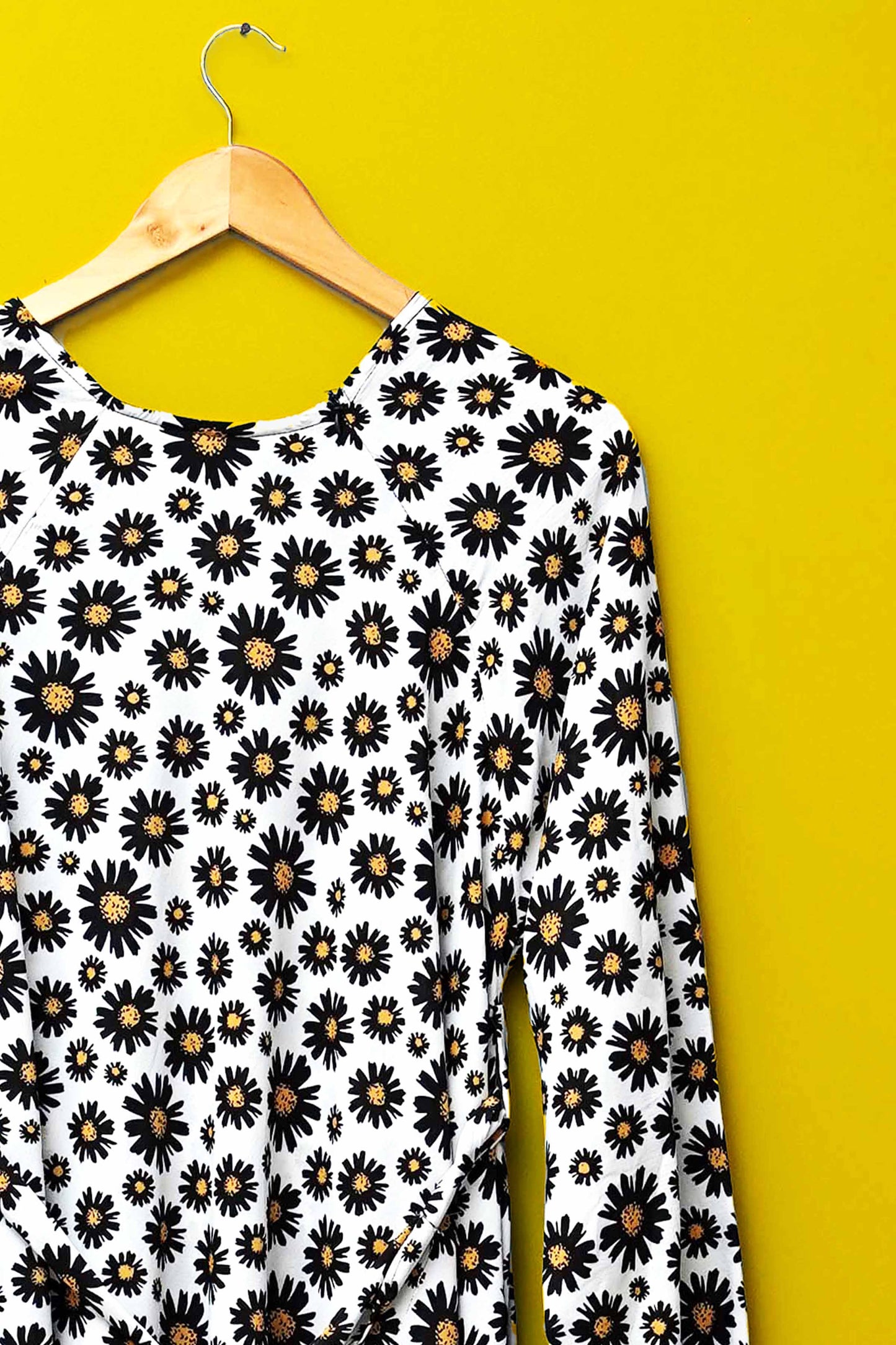 Bustangi - Black Cosmos Zipper